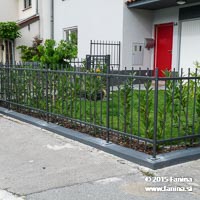 Kovana ograja za atrijski vrt