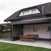 Drseči stekleni sistemi