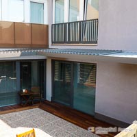 Kotna izvedba pergole