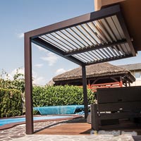 Pergola ob stanovanju